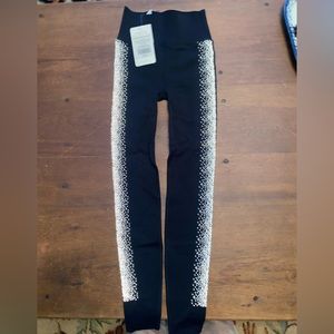 SOLD!! ✨BRAND NEW FABLETICS LEGGINGS✨